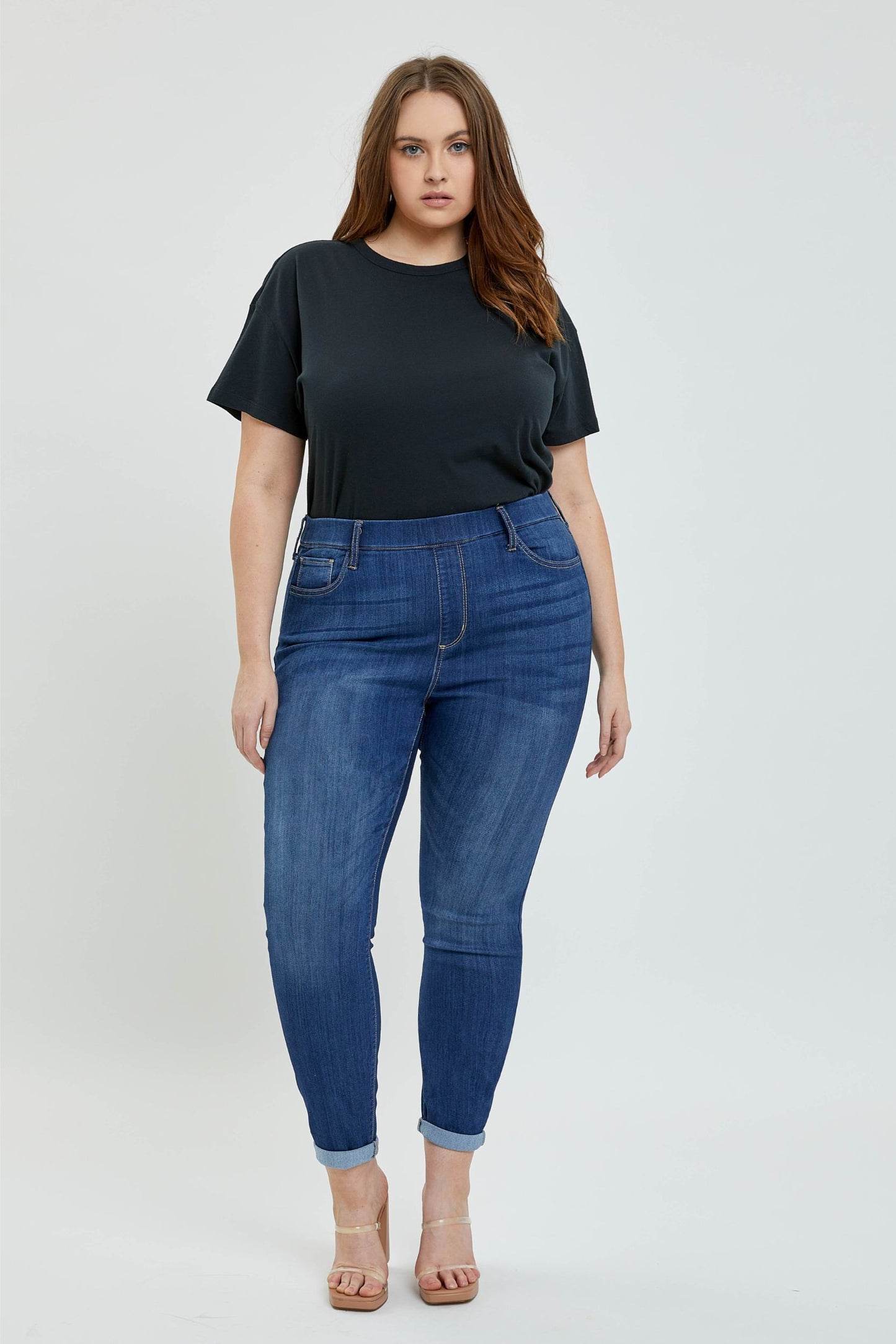 Mid Rise Pull On Crop Jeans